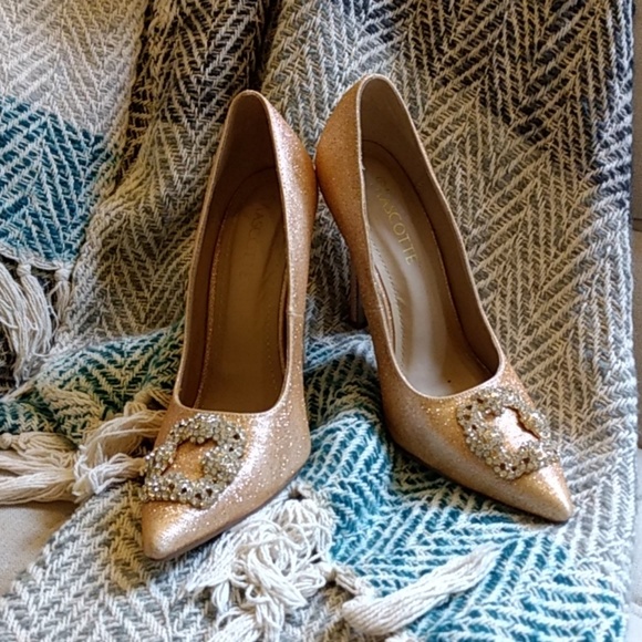 Gold pumps - Picture 1 of 5